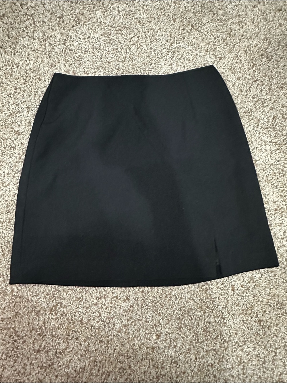 Sleek Black Womenโs Pencil Skirt